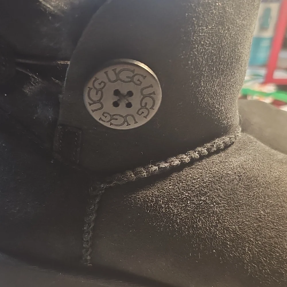 UGG warm stylish